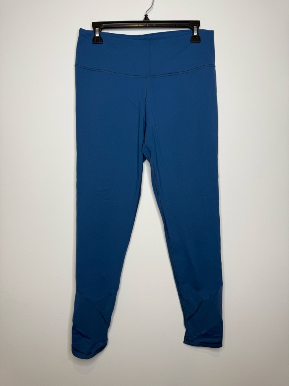 Victoria Secret Blue Active Leggings scallop detail
